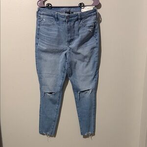 American Eagle Outfitters Light Wash Distressed Ankle Jeans